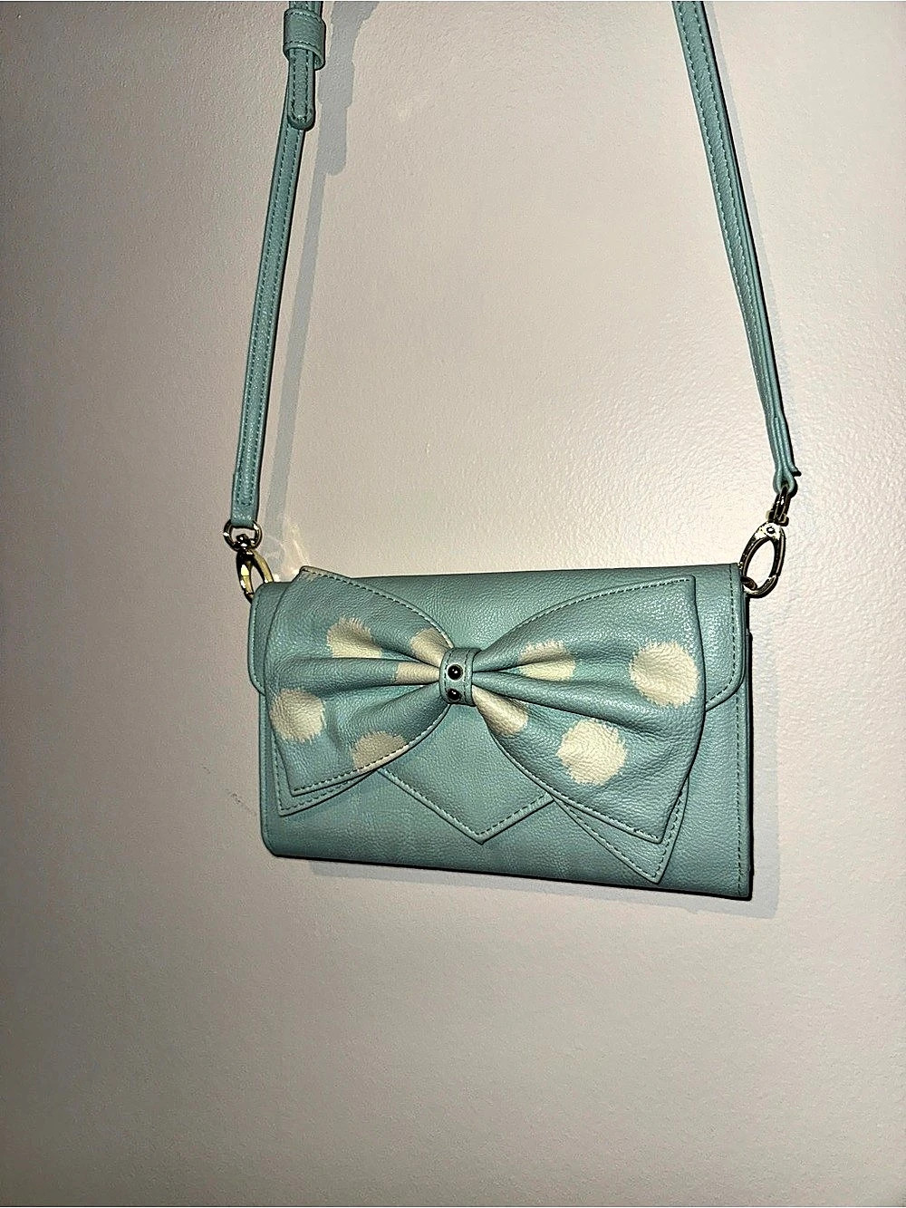 Betsey Johnson Bow Crossbody Bag in Green & White Like New